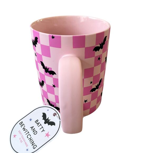 HALLOWEEN SOFT TOUCH COFFEE MUG HOT PINK CHECKERED BATS - BATTY & BEWITCHING NEW - Picture 6 of 12